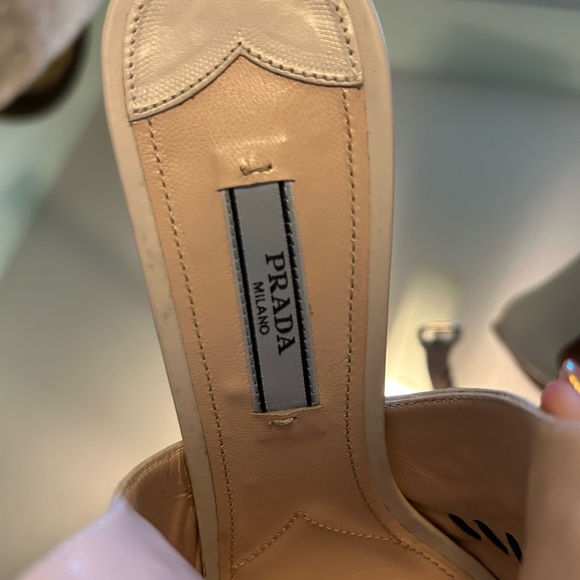 Prada ladies heels - Picture 3 of 4